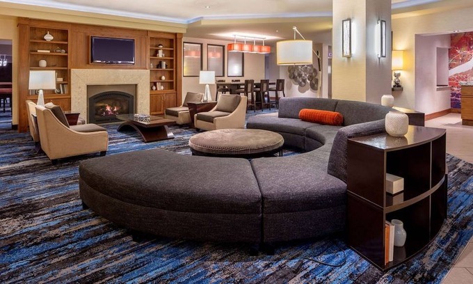Downtown Minneapolis Hotel | DoubleTree Suites by Hilton Minneapolis Downtown