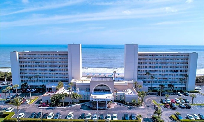 Ocean Park Hotel | DoubleTree Suites by Hilton Melbourne Beach Oceanfront