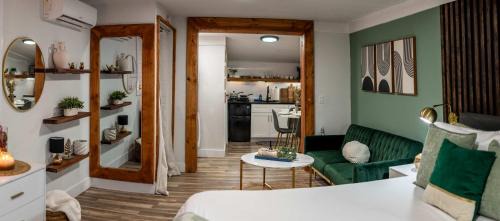 Tampa Heights Apartment | Downtown 1BR Cottage for 4 - Renovated