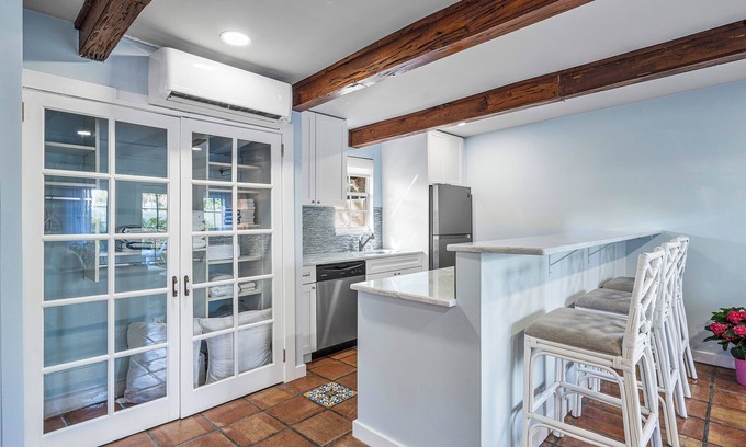 Delray Beach Cottage | Downtown Delray cottage w/GOLF CART & Beach Pass! Walk to Atlantic Ave & Tennis.