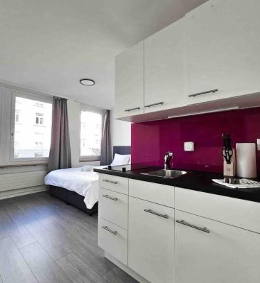 Sihlfeld Apartment | Downtown Deluxe Studio with Queen Bed BE-15