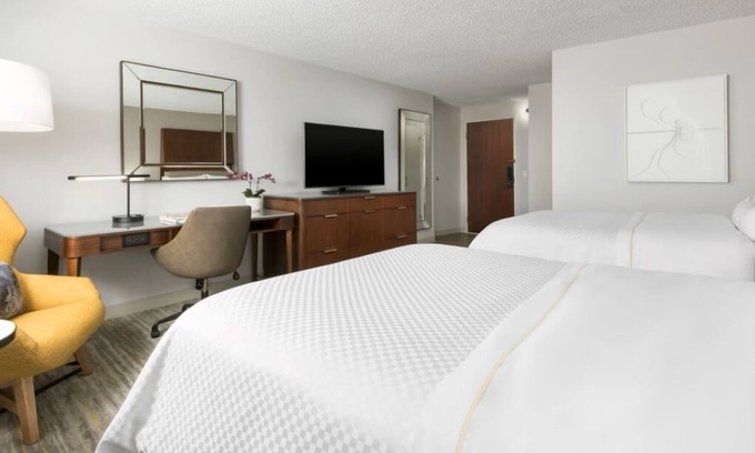 Downtown Long Beach Hotel | Downtown Long Beach Stay | 2 Double Beds | Near Convention Center