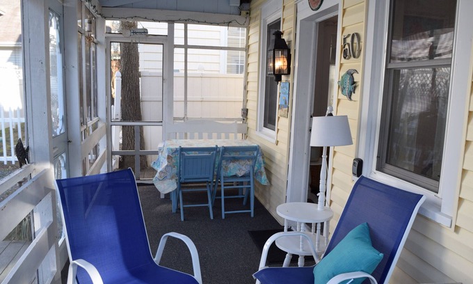 Rehoboth Beach House | Downtown Rehoboth Beach 3 Bedroom Cottage w/ Parking/Porch