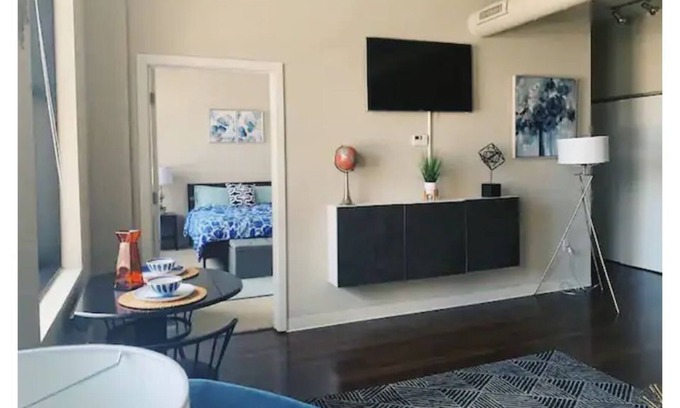 Inner Harbor Condo | Downtowns 1st Skyscaper!Cozy home w/Gym & Parking!