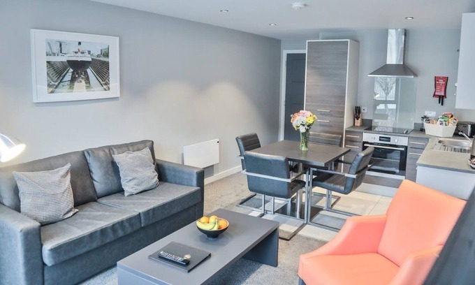Queens Quarter Apartment | Dream Apartments St Thomas Hall