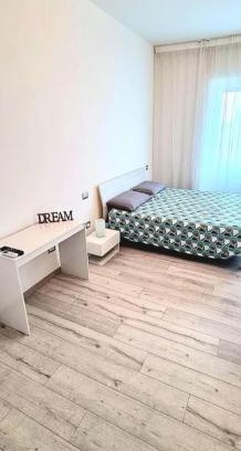 Affori House | Dream Apartments Stanza 2 in appartamento condiviso con bagno privato in camera