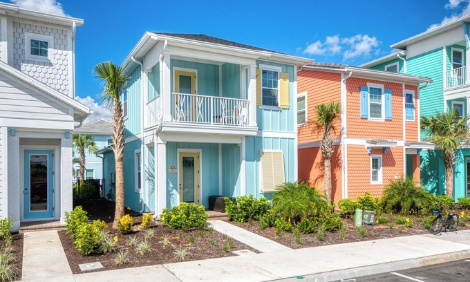 West Kissimmee Cottage | Dreamy Cottage near Disney with Margaritaville Resort & Island H20 Waterpark.