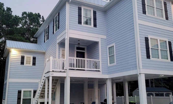 Garden City House | Dreamy Palms · Relaxed Beach Vibes | 2 Miles to Sand | Game Room