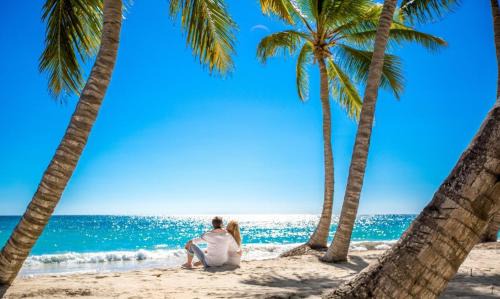 Bavaro Apartment | DUCASSI DELUXE playa LOS CORALES - rooftop pool and restaurants
