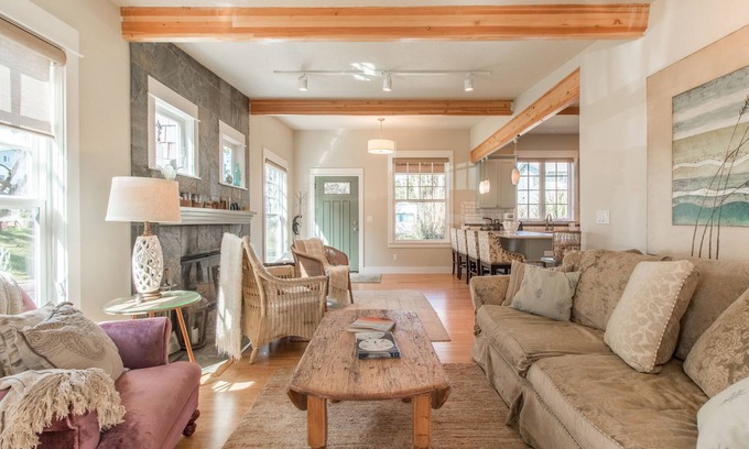 Tierra Del Mar House | Dune Grass Cottage #172 - Tasteful, charming upscale cottage just steps from the beach