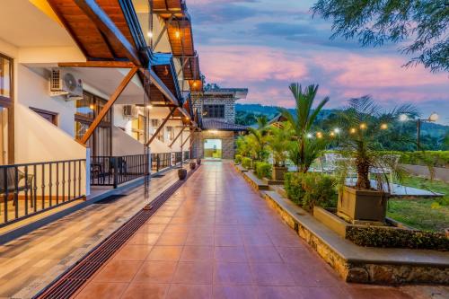 Peradeniya Hotel | Eagle Regency Hotel