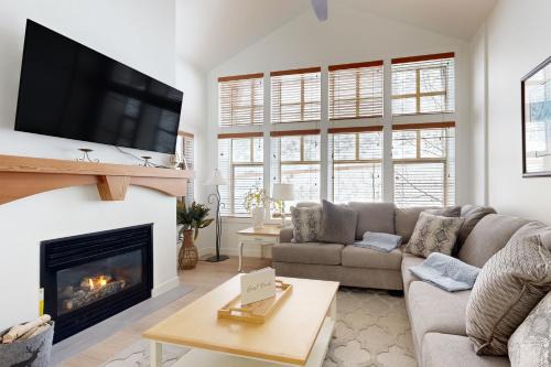 Salt Lake Mountain Resorts Apartment | Eagle Springs East 314: Maximus Suite
