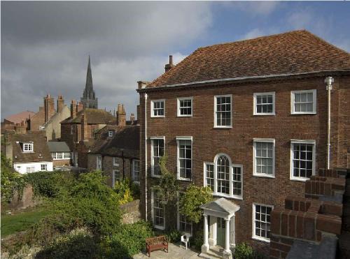Chichester Bed & Breakfast | East Pallant Bed and Breakfast, Located in Large Georgian Townhouse in Central Chichester