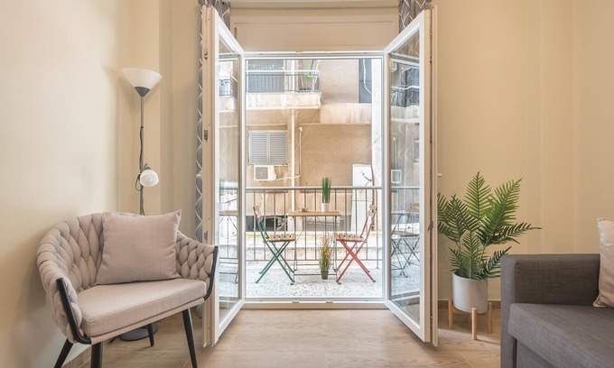 Ampelokipoi Apartment | Easy Living Suite by Cloudkeys