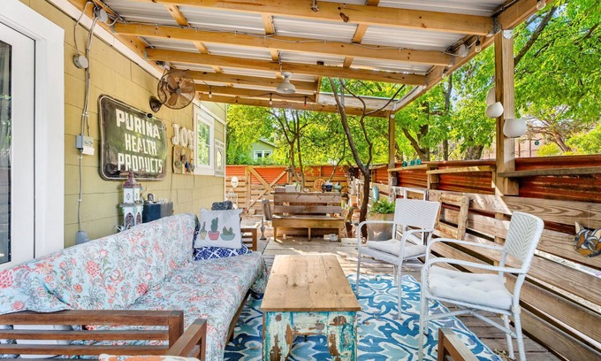 Bouldin House | Eclectic 3 Bedroom Block From South Congress!