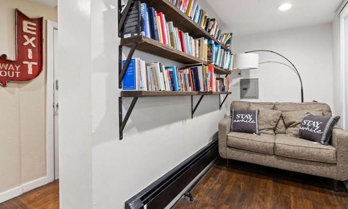Barths Apartment | Eclectic APT in Urban Wheat Ridge- Rooftop Deck!
