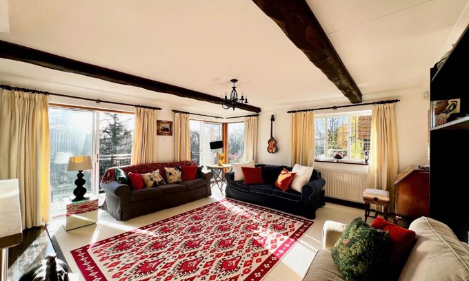 Chilworth House | Eclectic Hilltop House - Panoramic Views of the South Downs