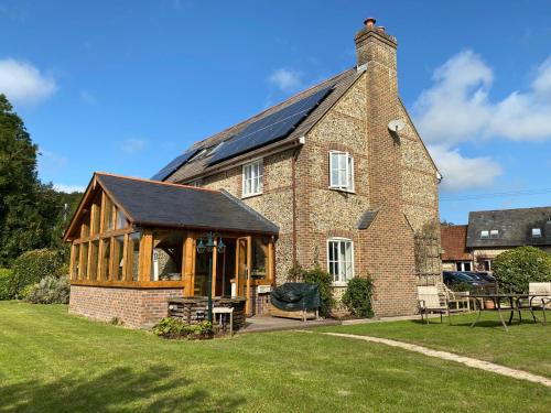 Sydling St Nicholas House | Eco-friendly Dorset cottage with spa set in heart of countryside