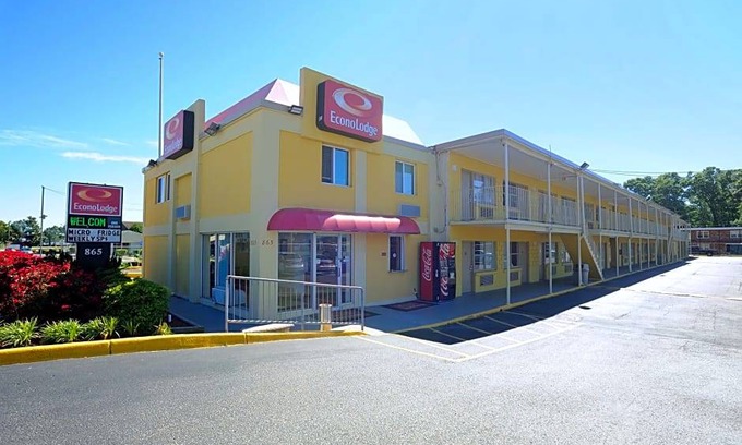 Norfolk - Virginia Beach Hotel | Econo Lodge at Military Circle