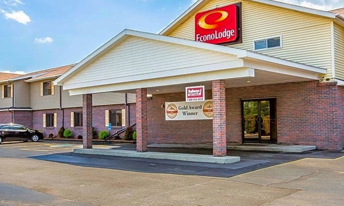 Massena Hotel | Econo Lodge Massena Hwy 37