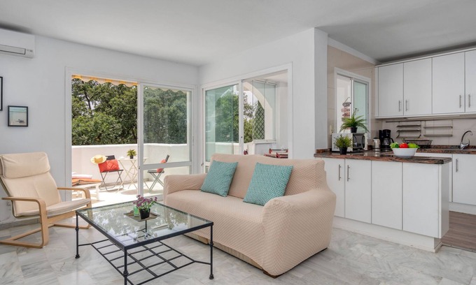 Urbanizacion Hacienda las Chapas Apartment | Eden Hills by Interhome