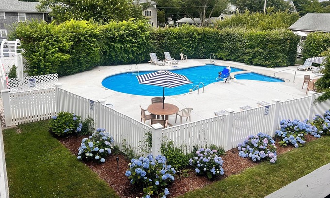 Edgartown Apartment | Edgartown Commons