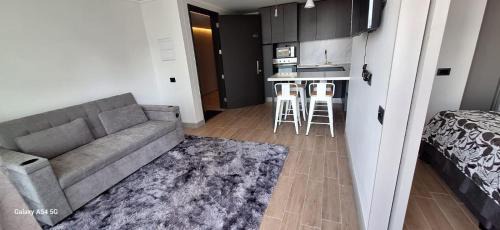 Las Rejas Apartment | Edificio o2
