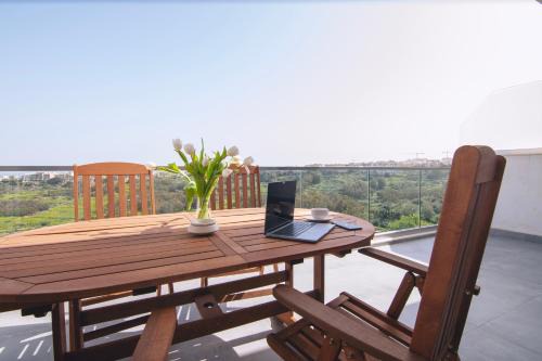 Xaghra Apartment | Egħżien Suite A2 Access to Tranquil Shared Pool
