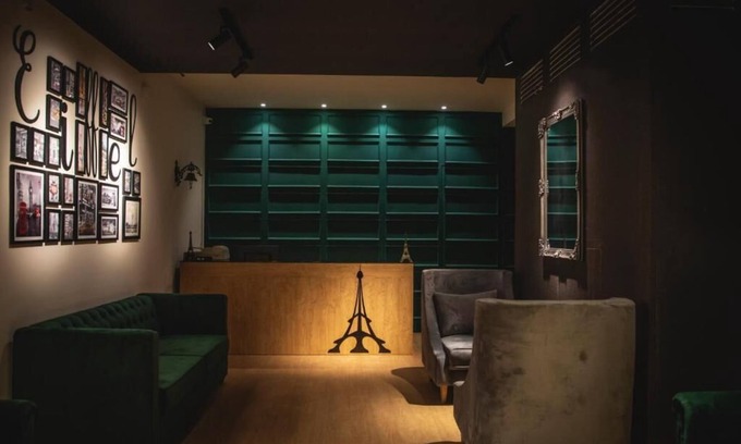 Kammanahalli Hotel | Eiffel Suites