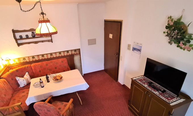 Unterschonau Apartment | Einfache Fewo Alpenpanorama "kneifelspitze" mit Gemeinschaftspool und Bergblick
