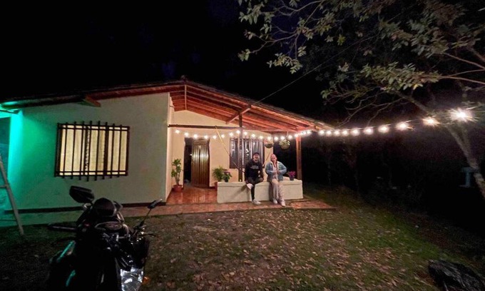 Medellin House | ¡El escondite Santa Elena!