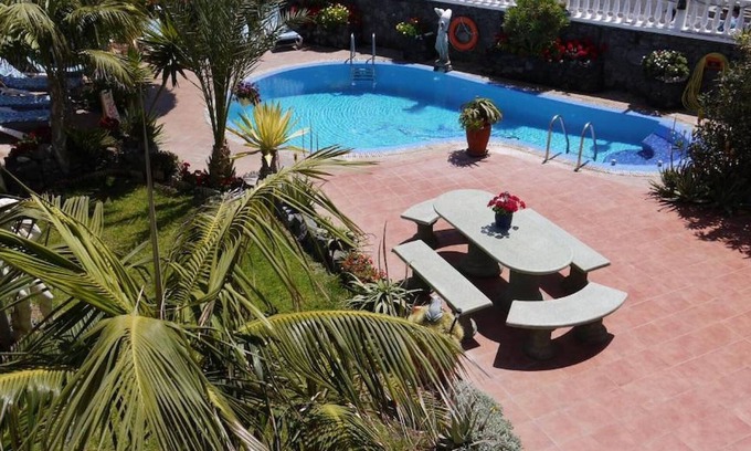 Arenas del Mar Apartment | El Médano Apartment with Stunning Pool Views
