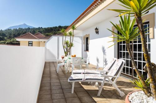 El Tanque Apartment | El Tanque: Volcano views & Terrace. 2 px