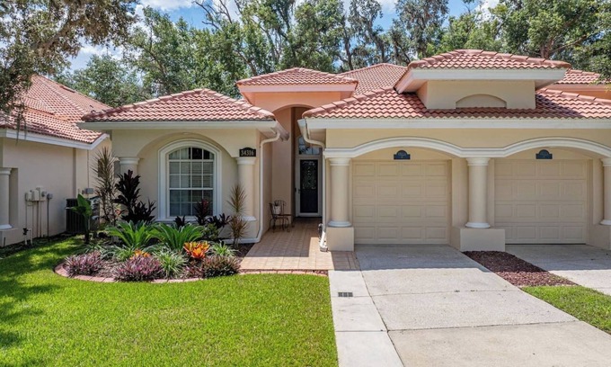 Lake Jovita Villa | Elegant 3BR Golf Villa Black Diamond Access