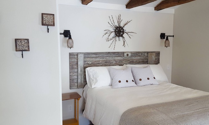 Lansing Bed & Breakfast | Elegant and Historic Farmhouse B&B with Farm-to-Table Breakfast Near Ithaca