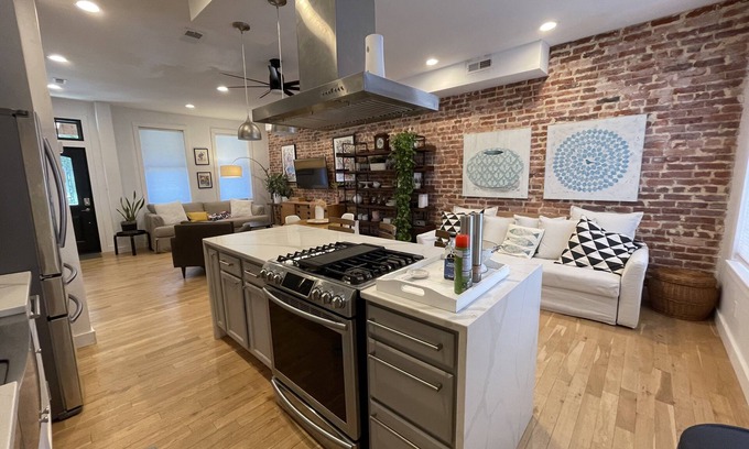 Kingman Park House | Elegant Capitol Hill Home+Free Parking