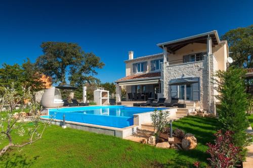 Kastelir-Labinci Villa | Elegant new villa Laura An with private pool in Porec