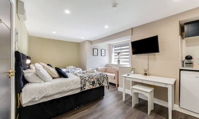 Seven Sisters Condo | Elegant Studio - Perfect for Explorers
