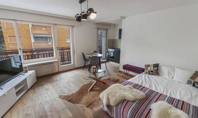Noes Apartment | Elegant studio in the heart of Crans