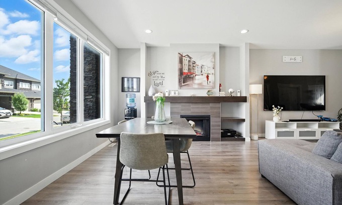 Fort Gary House | Elegant Two Bedroom Duplex