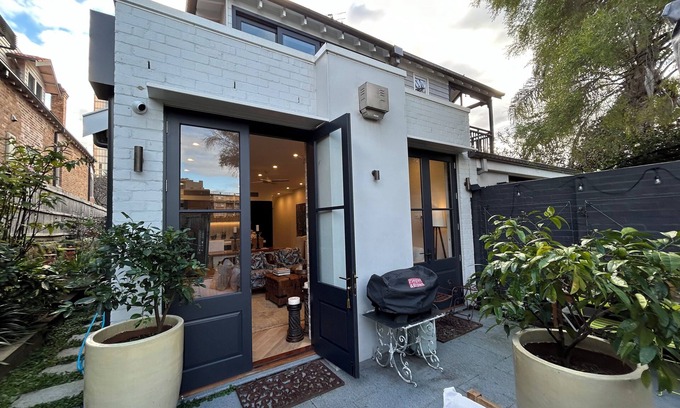 North Sydney House | Elegant two level family home - city retreat in North Sydney