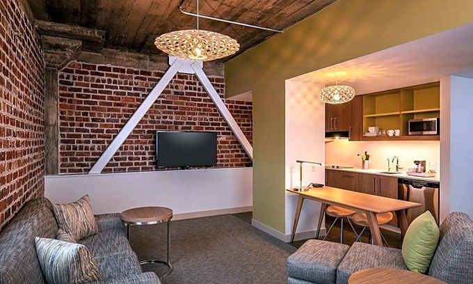 Moline Hotel | Element Moline