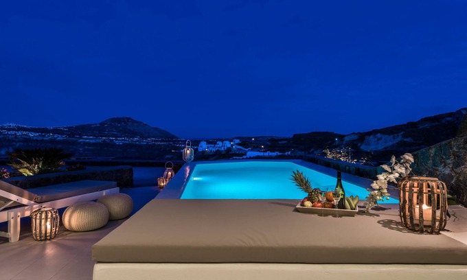 Akrotiri House | Elements of Caldera Suites