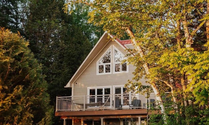 Stratford Ski Chalet | Elgin Inn -Rustique bord de lac, SPA, quai, kayaks