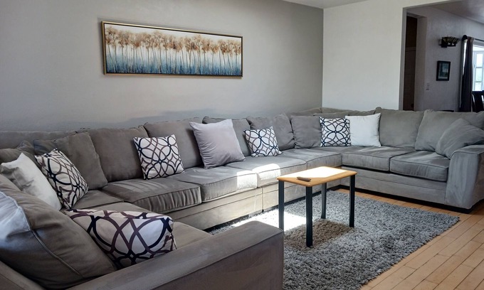 Loma Portal House | Elite Coastal Area/Cozy Loma Portal House/3 BD/3 BA/Canyon View/Near All