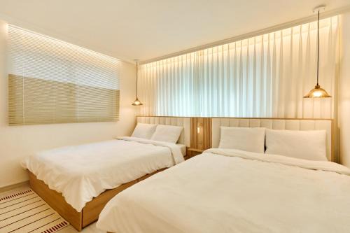 Gangdong-Gu Apartment | Ella Stay 서울 잠실 롯데월드 근처 천호동 강동경희대병원 5호선 올림픽공원역 KSPO #초역세권 #최고급 호텔침구