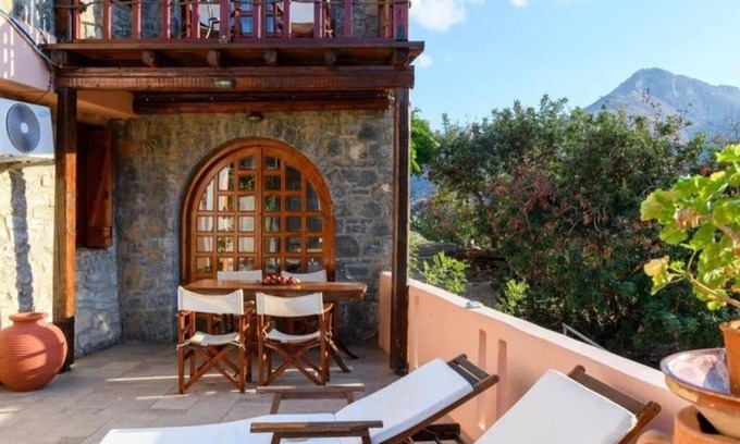 Mavrikiano House | Elounda Monastery Collection House