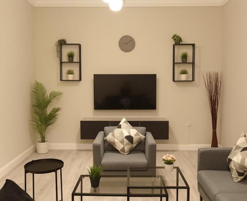 Mizail Apartment | EMAAR Holiday Homes - Apartment 4