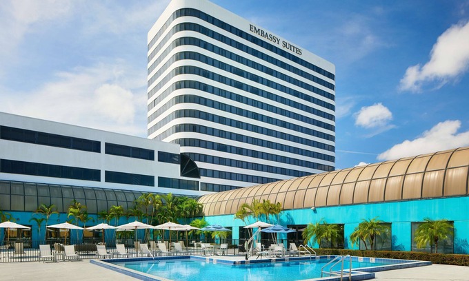 West Palm Beach Hotel | Embassy Suites by Hilton West Palm Beach Central