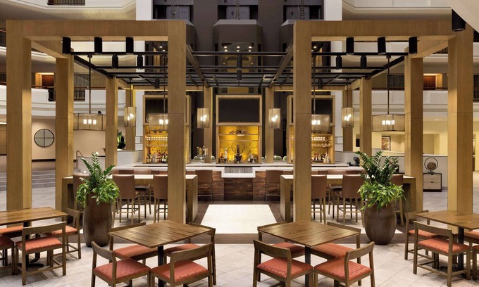 Downtown Austin Hotel | Embassy Suites by Hilton Austin Downtown South Congress